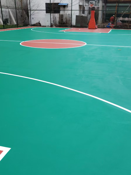 海沧 球场长期使用易出现地面开裂
